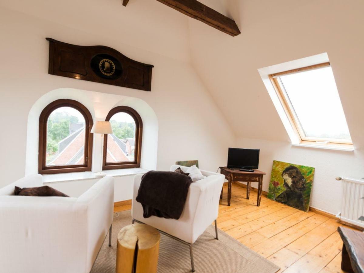 Kanalvilla - Urlaub Am Nord-Ostseekanal - Zwei Ferienwohnungen Im Angebot- Eine Im Dachgeschoss Und Eine Wohnung Mit Garten Sehestedt  Ngoại thất bức ảnh