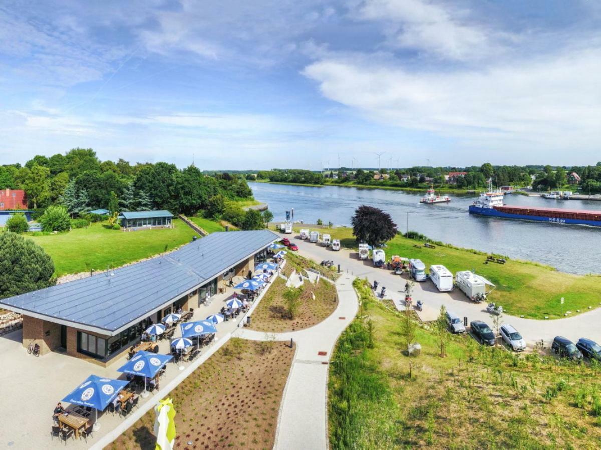 Kanalvilla - Urlaub Am Nord-Ostseekanal - Zwei Ferienwohnungen Im Angebot- Eine Im Dachgeschoss Und Eine Wohnung Mit Garten Sehestedt  Ngoại thất bức ảnh